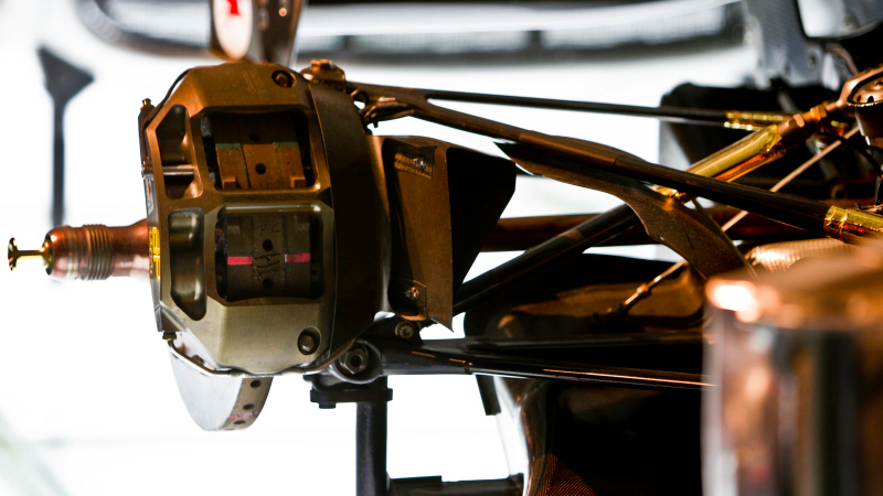 Illustration for article titled Get a bug's-eye view of Mika Häkkinen's McLaren MP4/14